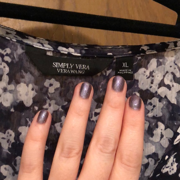 Simply Vera/Vera Wang sleeveless blouse - Picture 4 of 5